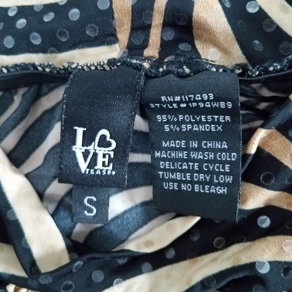 Beautiful woman's stretchy dress - Picture 3 of 8